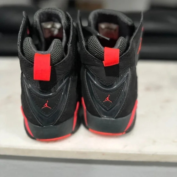 Nike Air Jordan True Flight Infrared 23 - Picture 3 of 7